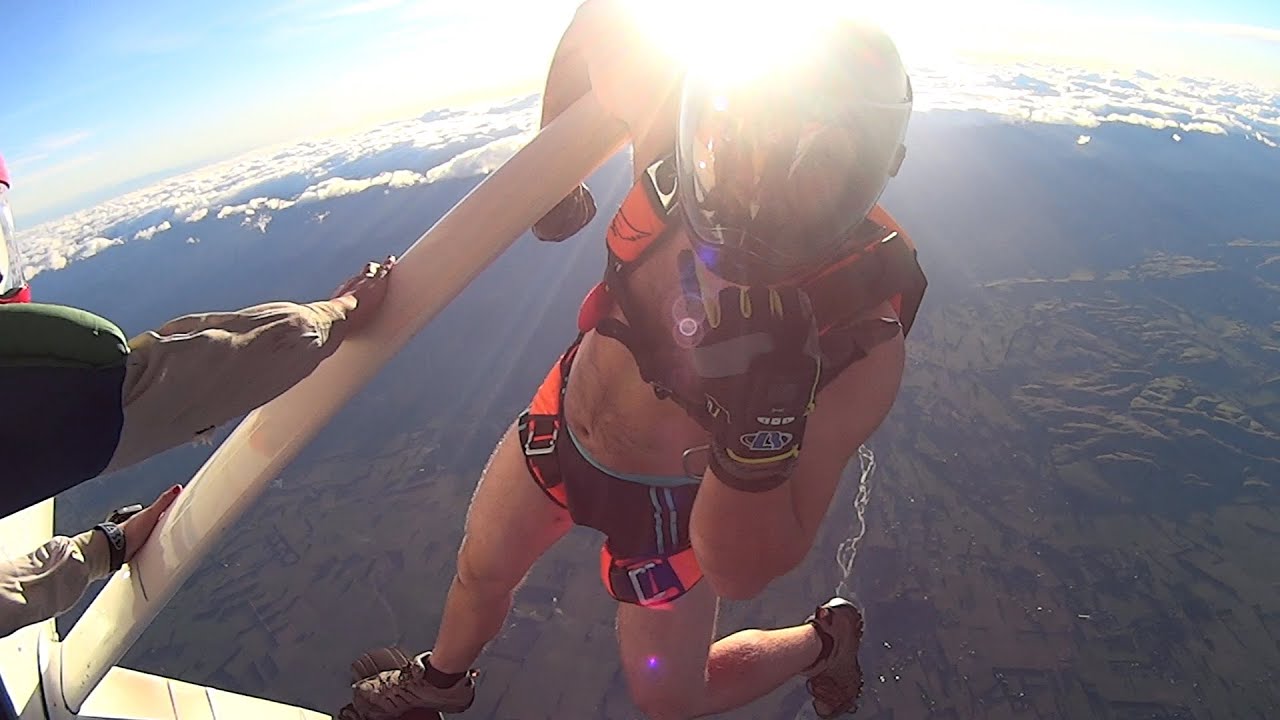 Learning to Skydive in New Zealand - First 100 jumps