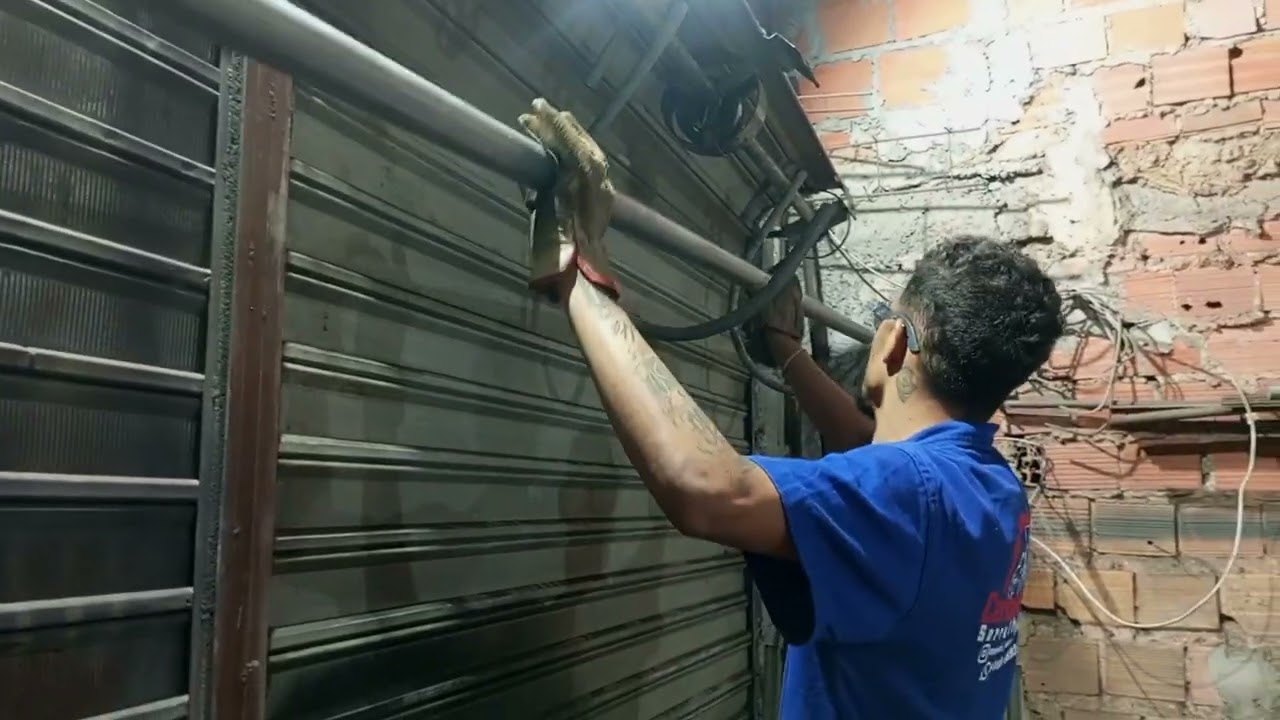 APOIO PARA INSTALAÇÃO DE PORTA DE ENROLAR