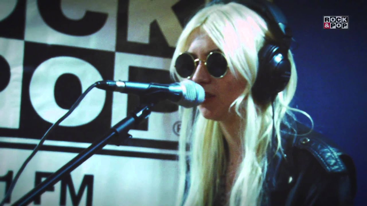 The Pretty Reckless -- Make Me Wanna Die (live at Rock&Pop Chile)