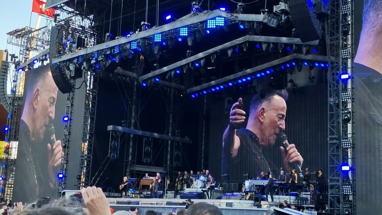 Bruce Springsteen and The E Street Band - My Hometown (sign request) - Z&uuml;rich 13/06/2023