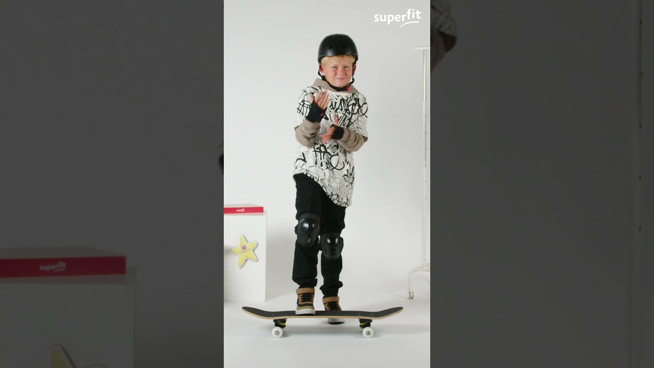 MAVERICK: Cool kicks for cool kids 👟🤎 #superfitshoes #superfit #shorts #kinderschuhe #goretex