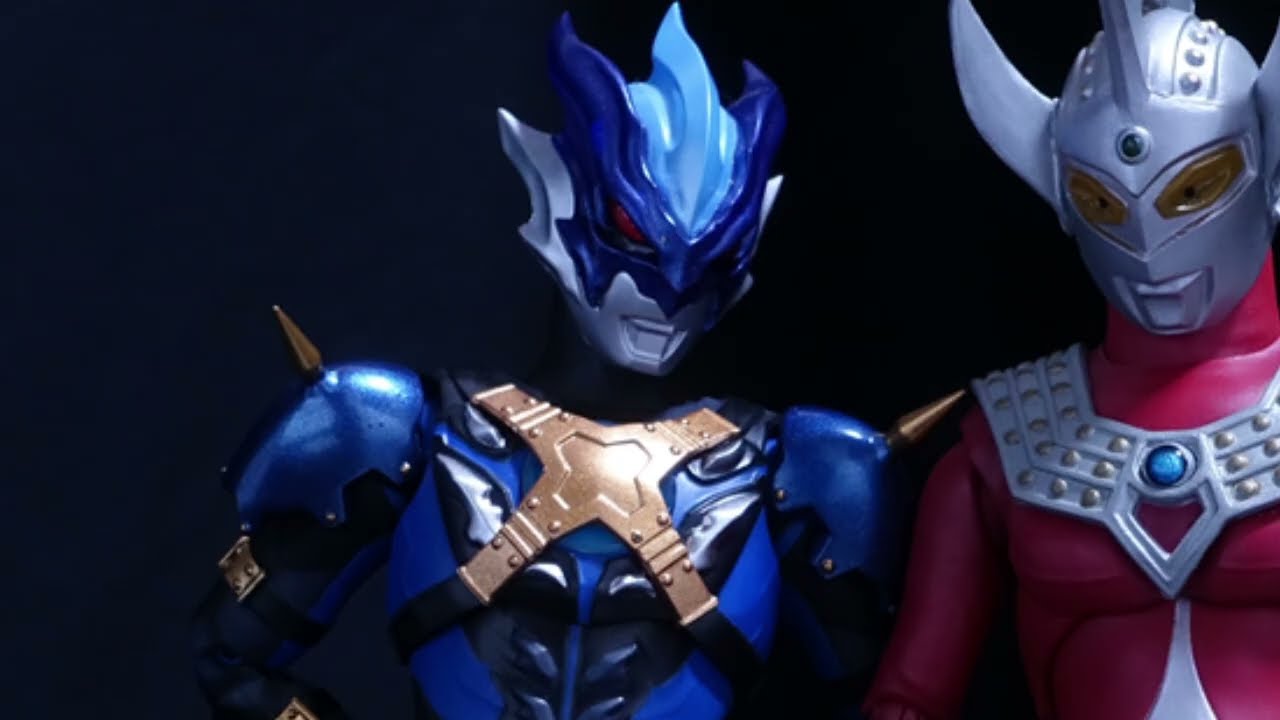 光の星の忘年会でドン底にすべるタロウとトレギア