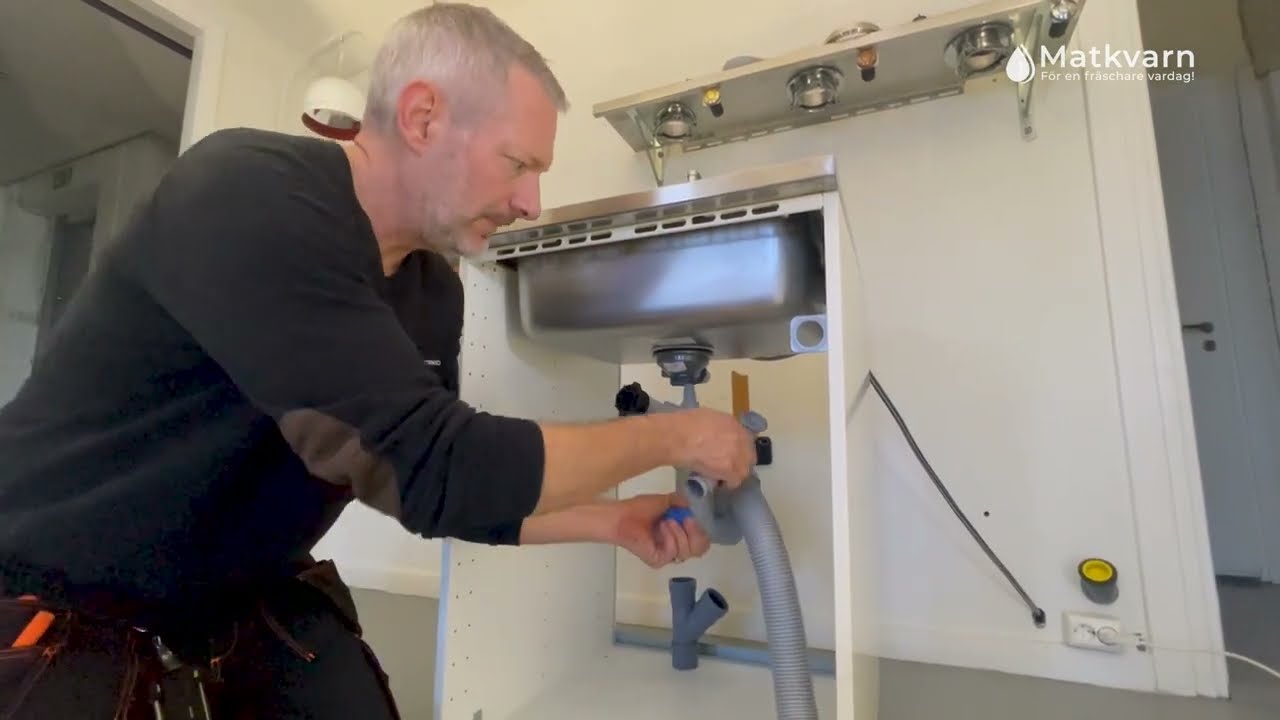 S&aring; installerar du en avfallskvarn