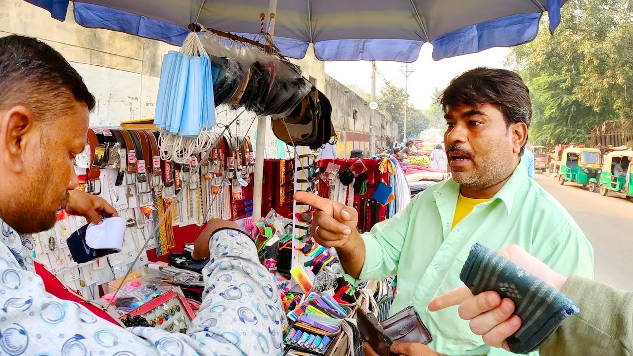 Delhi man helps me bargain for wallet 🇮🇳