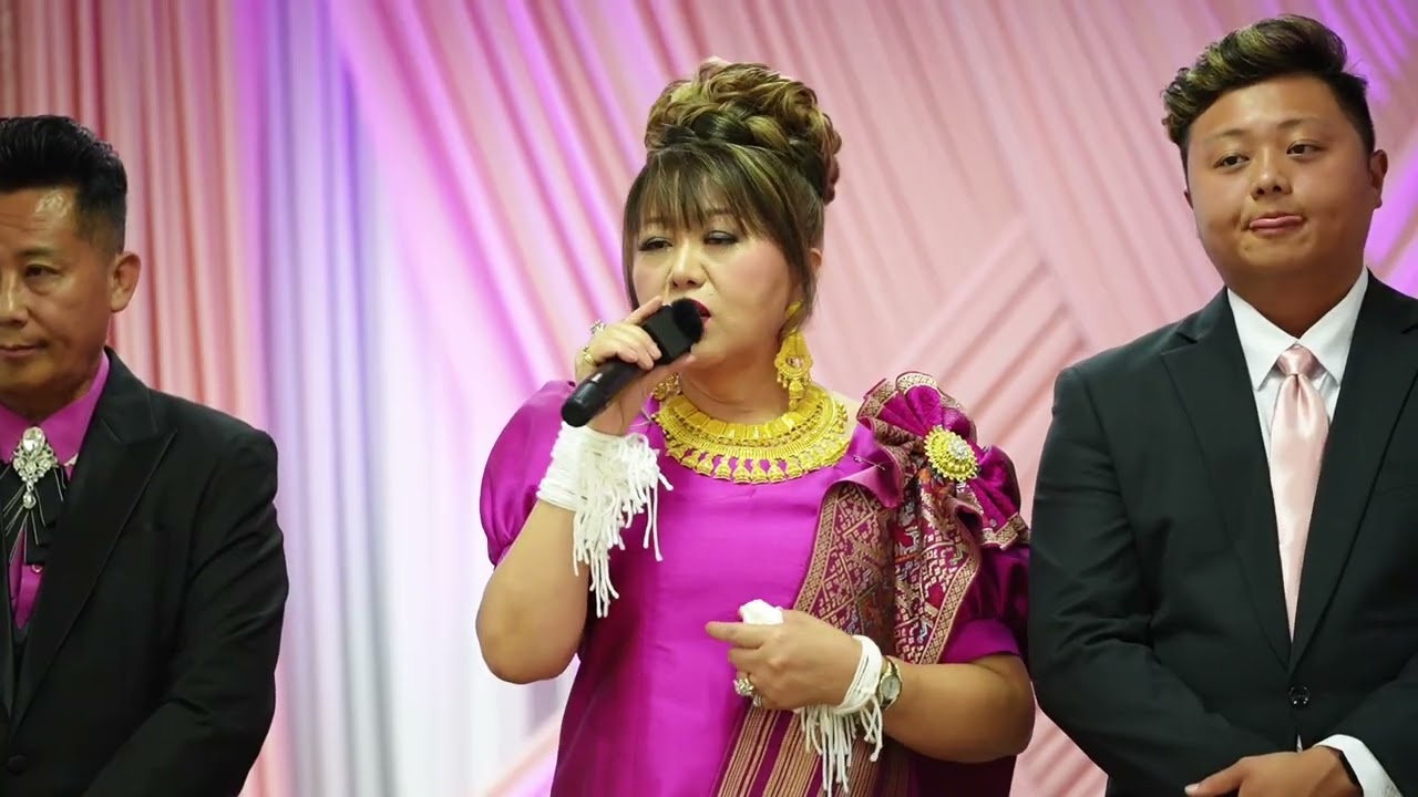 Niam pog hais lus rau tus me nyab Chameng.