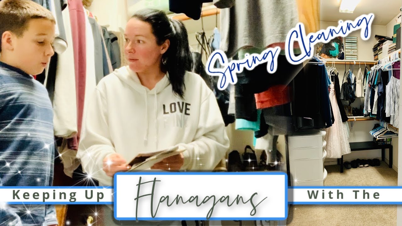 Vlog: Cleaning Out My Closet!