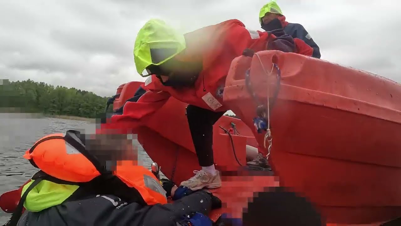&bull;WOPR OLSZTYN&bull; Akcja Ratunkowa - Wywrotka jednostki żaglowej typu Omega