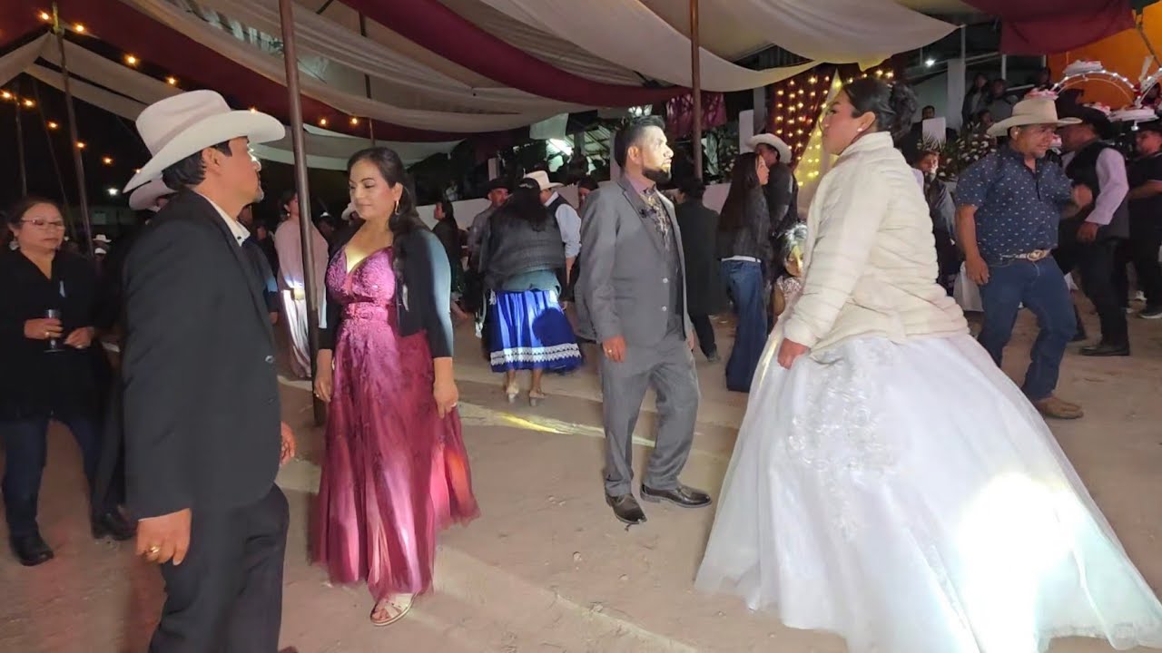 Boda de Jeronimo y Bernadina en Rio de las Flores San Juan Mixtepec Juxtlahuaca Oaxaca México