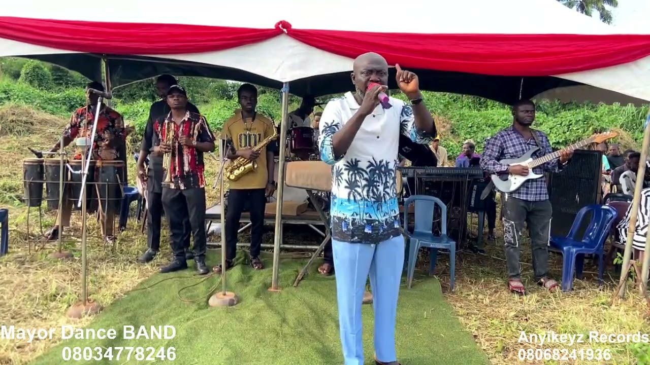 Agbata Obi Onye as performed by Ezeudo and his MAYORS DANCE BAND 