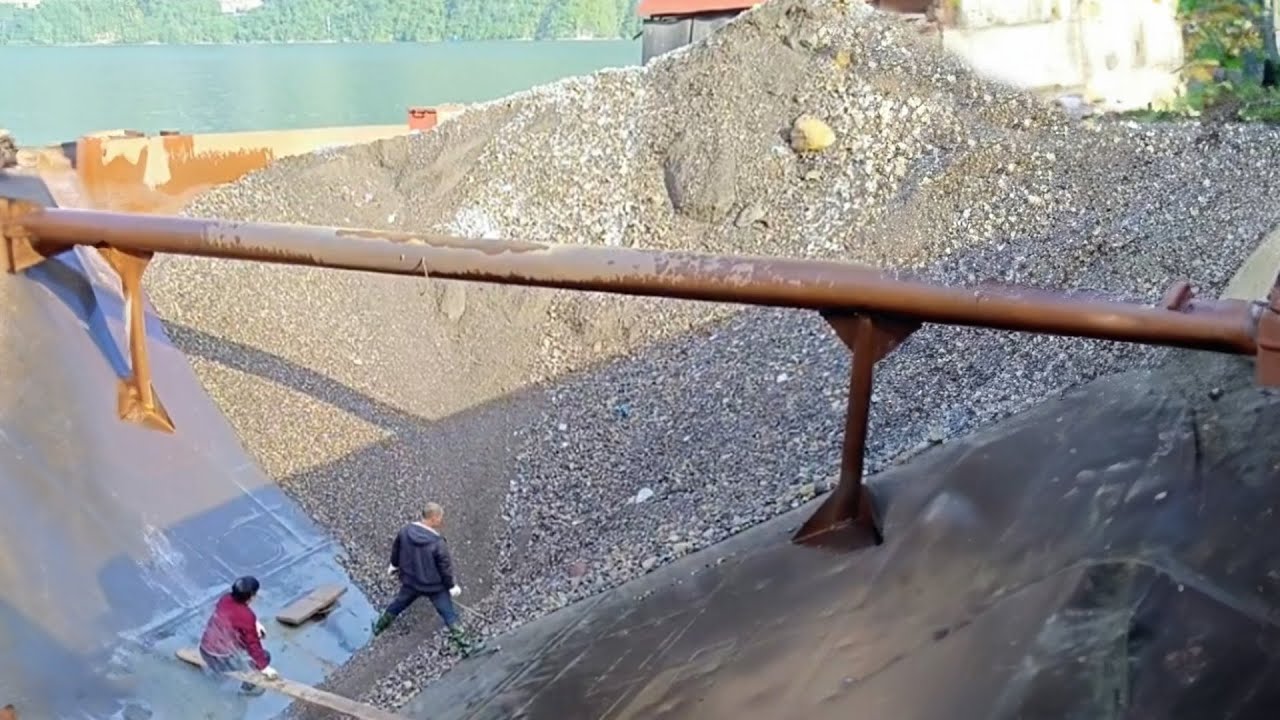 Barge unloading | Satisfying video
