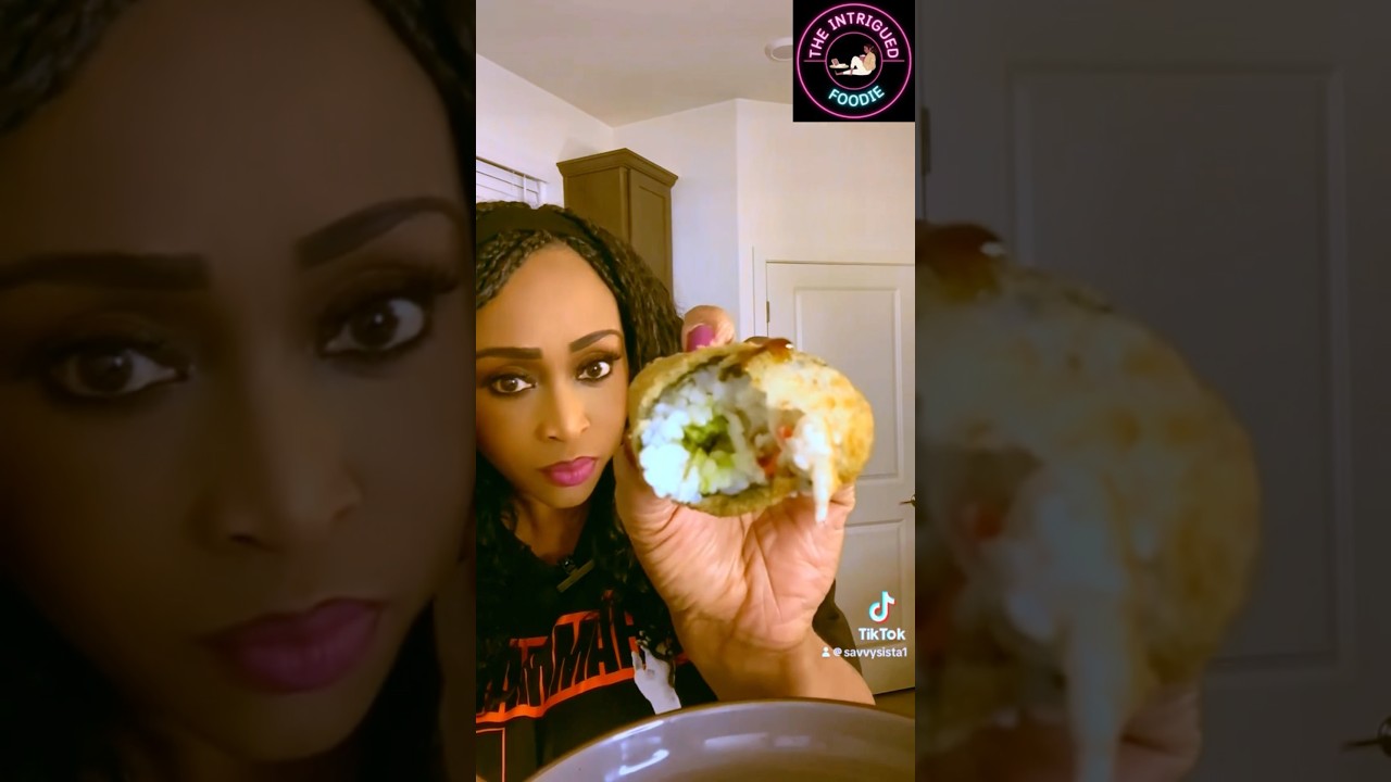 Пробую жареные во фритюре #суши впервые!! #Шорты #гурман #еда #любительеды #суширолл #крогер