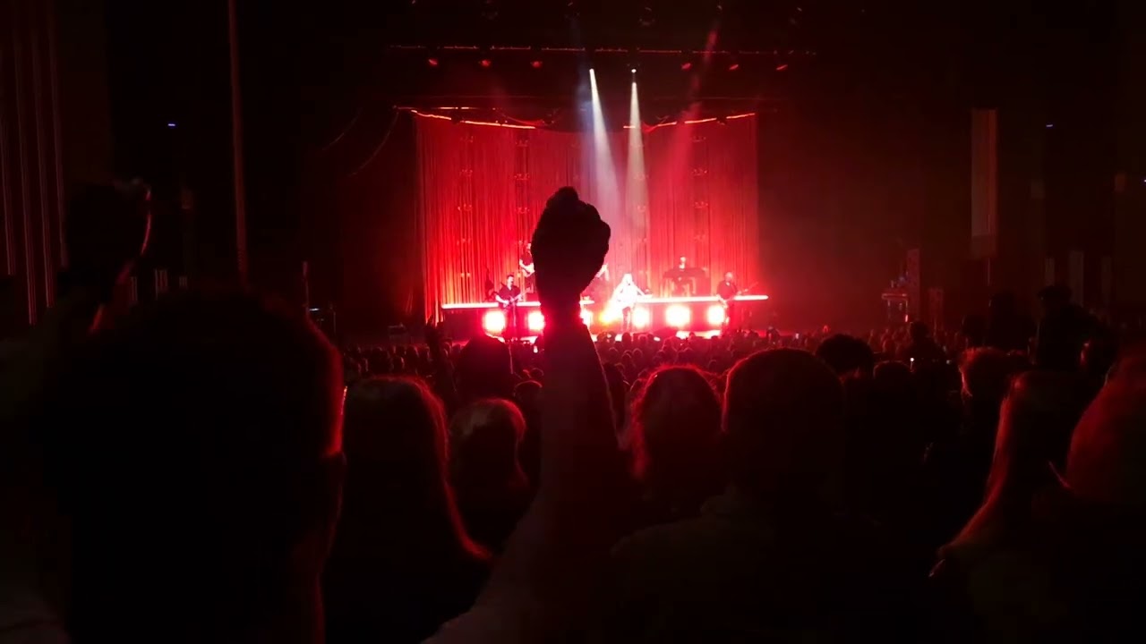 Amy MacDonald (Is This What You've Been Waiting For) Live @Hammersmith-Apollo | London 20.11.2025
