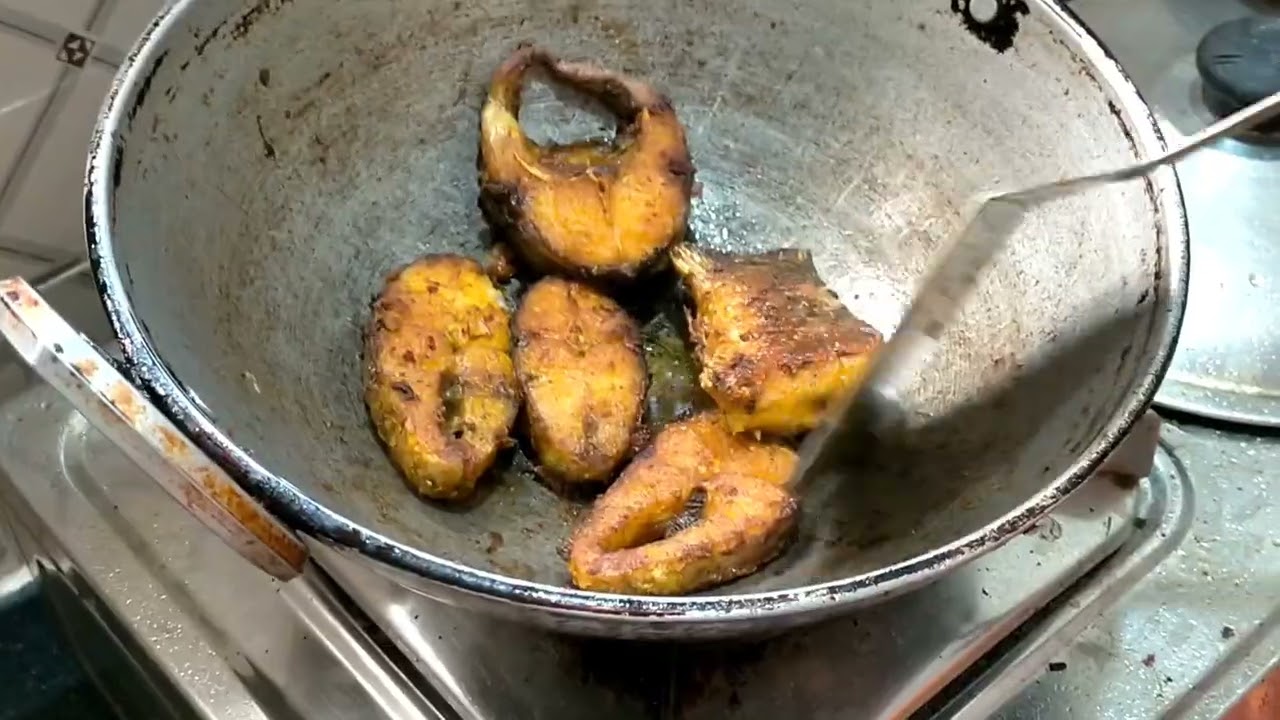 আলু দিয়ে রুহ রুই মাছের ঝোল রেসিপি.