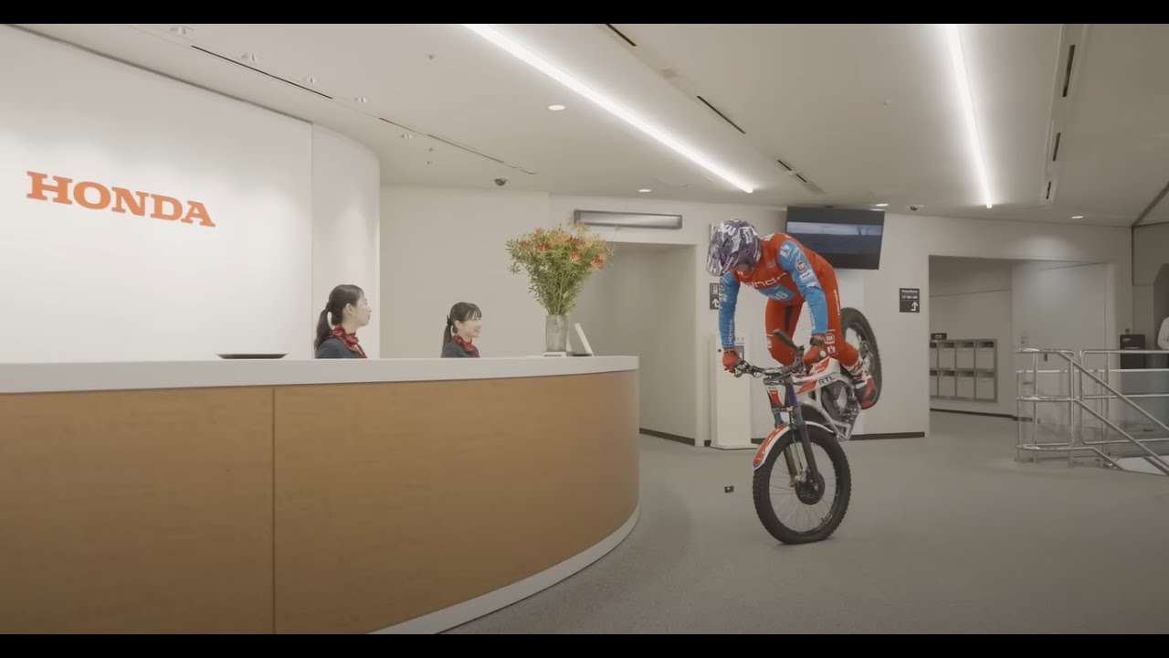 【ダイナミックな走行！】RTL ElectricがHonda青山ビルを駆け回る