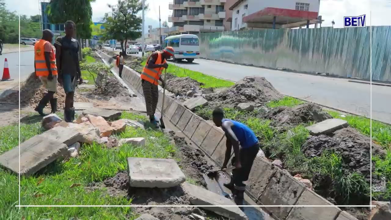 Ibikorwa vyo gusanura umuferege kw'ibarabara rya NDADAYE mu gisagara ca Bujumbura birashimishije.