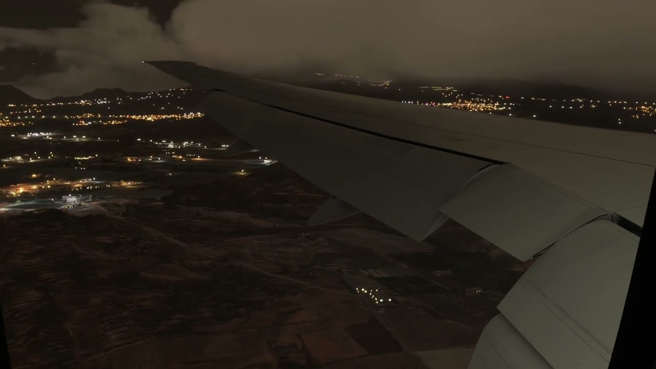 KLM Flight KLM63W B777-200 ER Landing at tenerife