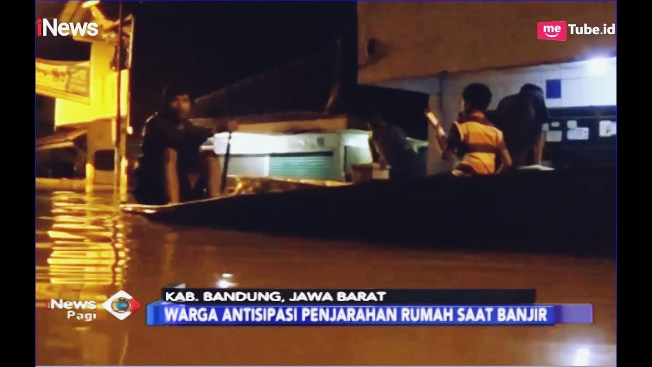 Banjir di Bojong Asih, Warga Berkeliling Jaga Rumah Kosong - iNews Pagi 25/02