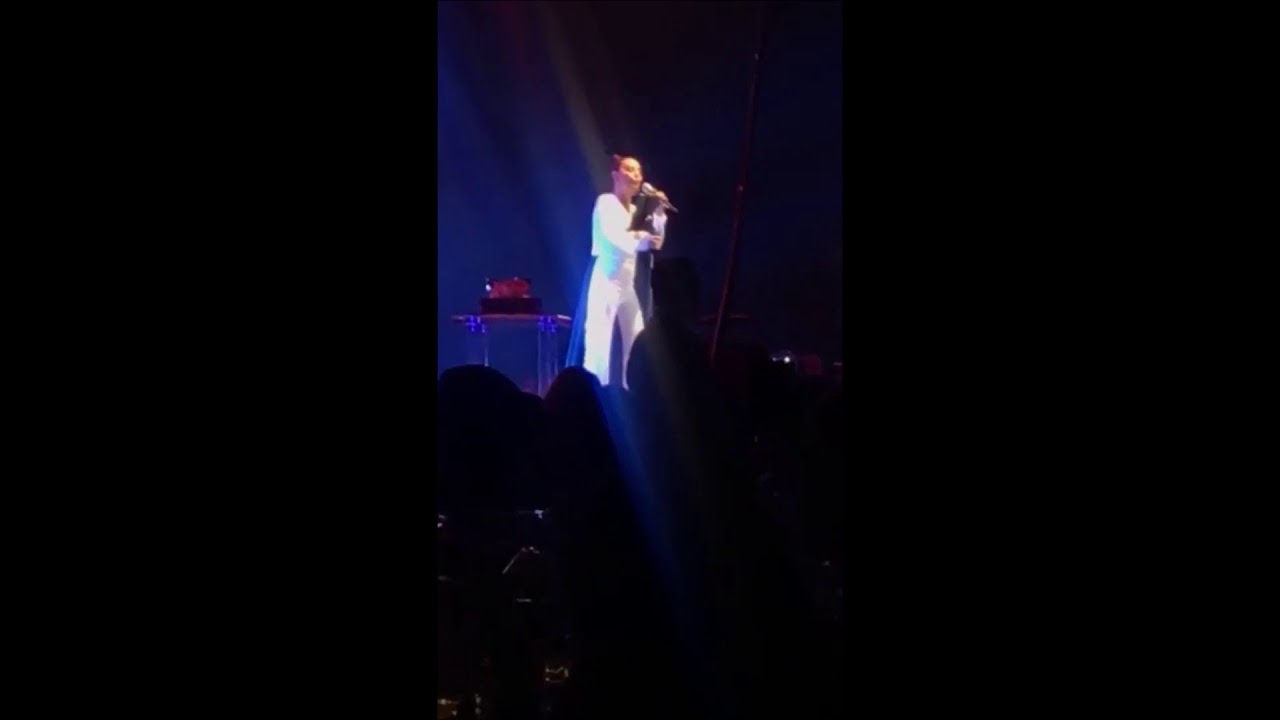 EBRU GÜNDEŞ 16.11.2019 ELEXUS HOTEL KIBRIS SARHOŞ YIKILMIŞIM BEN