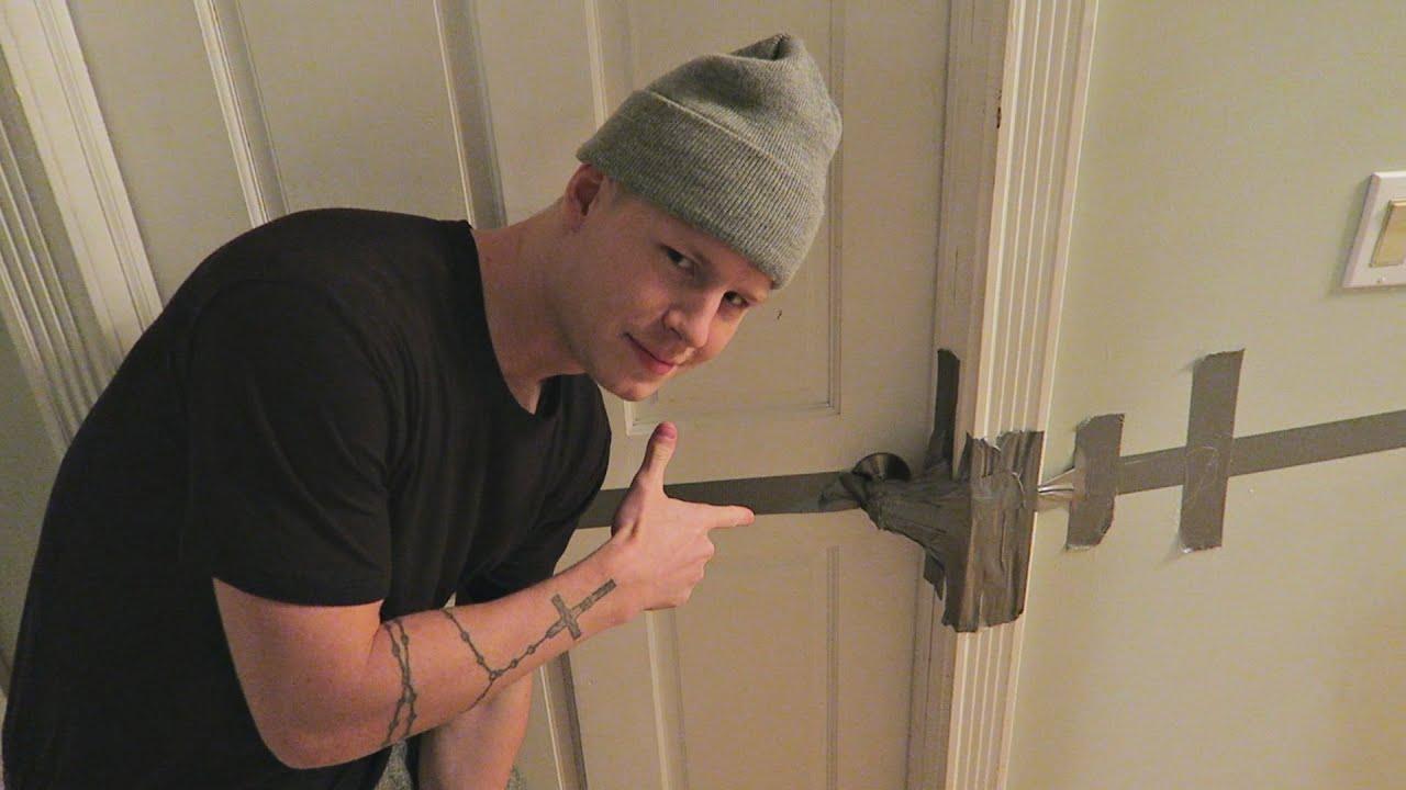 TRAPPED ROOMMATE PRANK