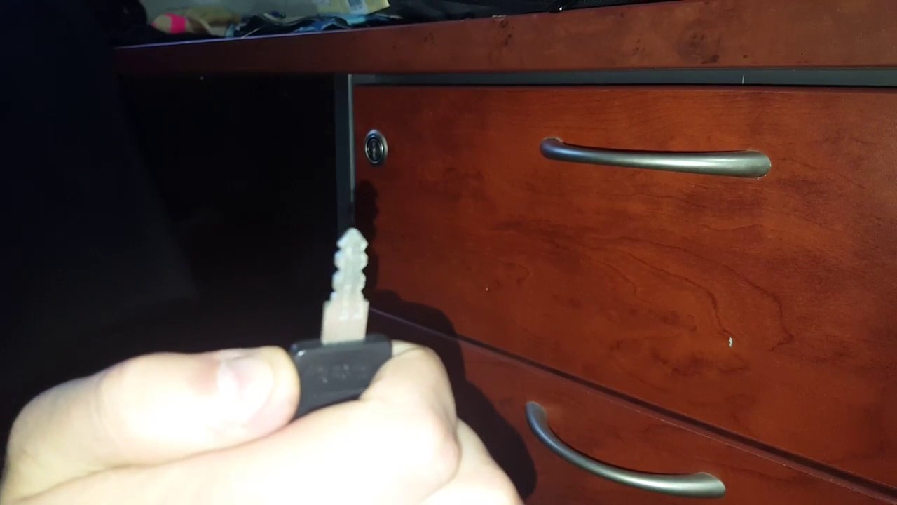 (005) How to Lockpick Desk Draw Locks