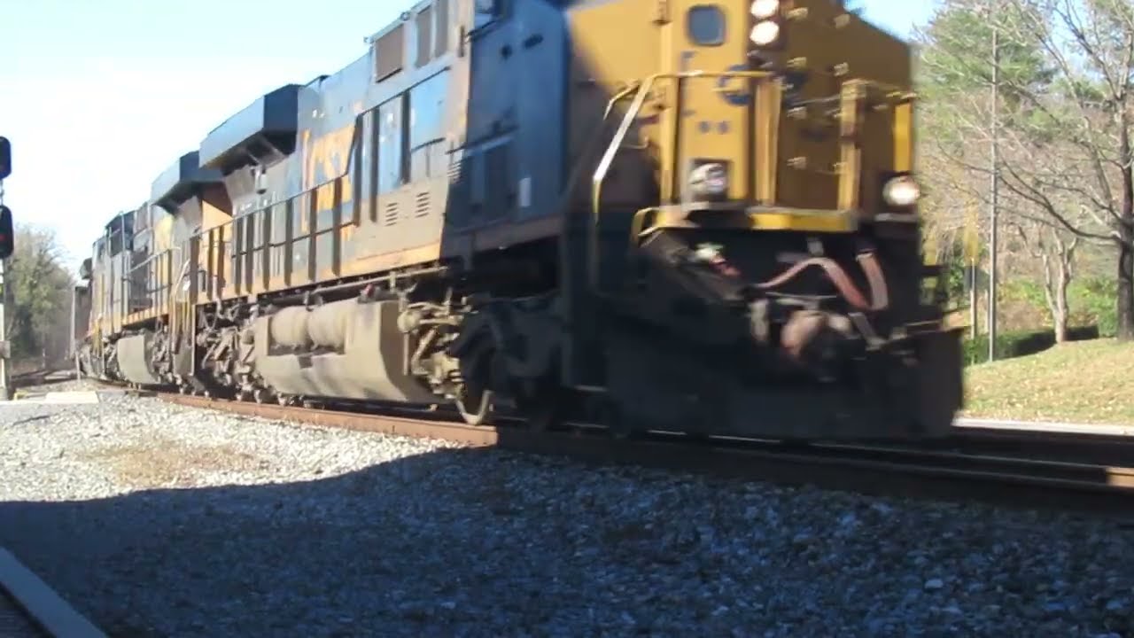 CSX C-785 Passes Point Of Rocks With A Dusty ET44AH Trailing