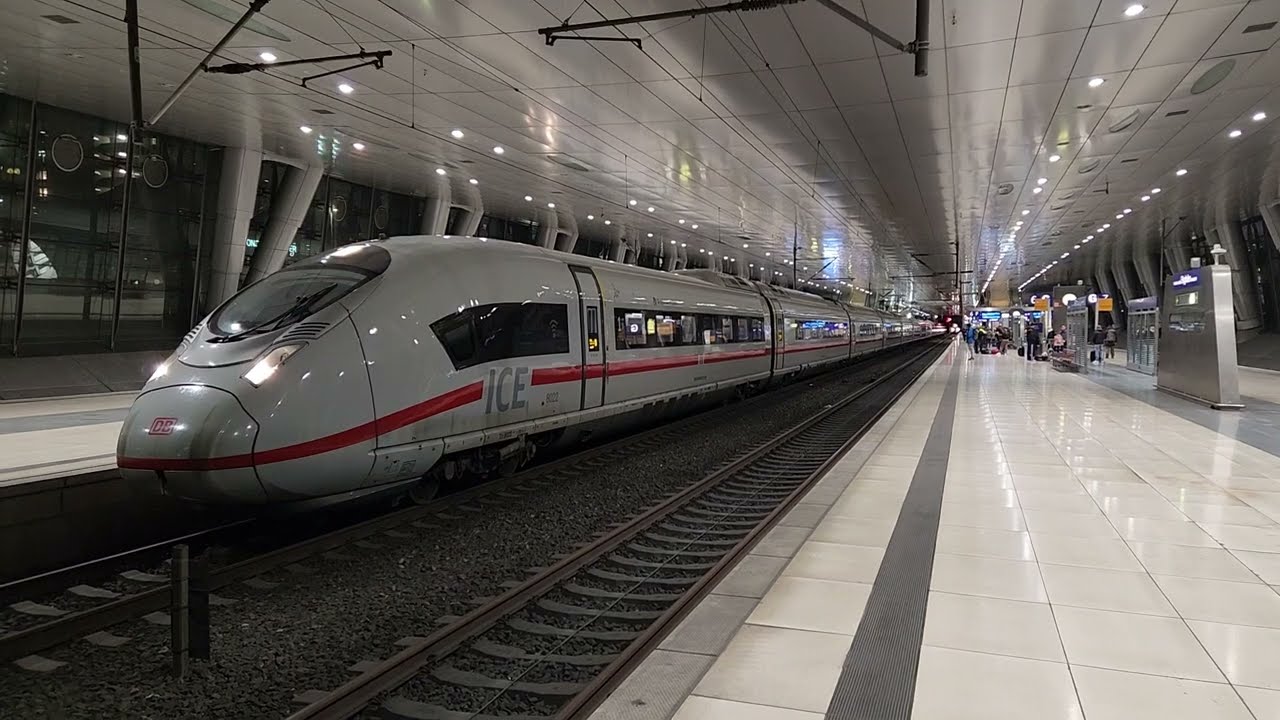Abfahrt ICE 3neo (Tz 8022 