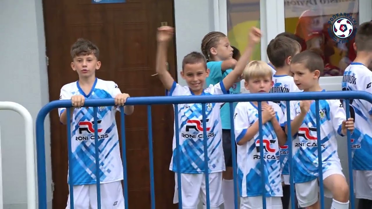 Trybuny, oświetlenie, parking. Dynovia Dynów doczekała się stadionu z prawdziwego zdarzenia