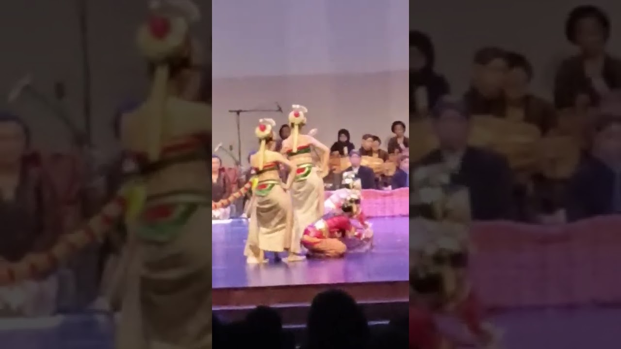 Tari SRIMPI MUNCAR /  Peperangan Kelaswara (Putri Jawa) Vs Adaninggar (Putri Cina) / Swagayugama UGM