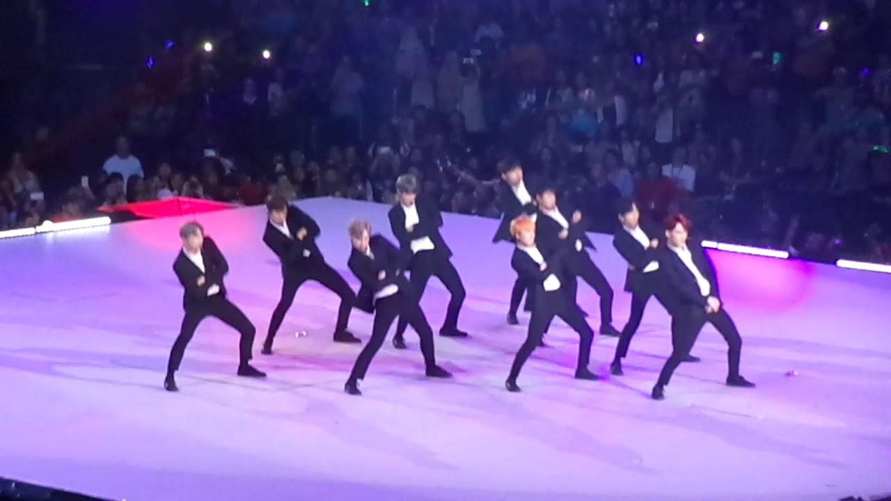SF9 - Sorry Sorry (cover) at KCON LA 2017 (fancam)