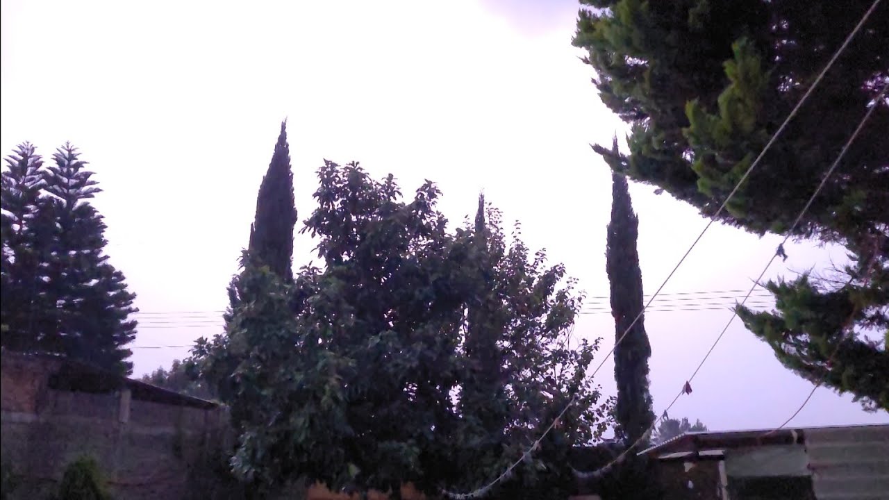 Intense night thunderstorm with very loud thunder & very heavy rain in Michoacán México Oct. 9, 2021
