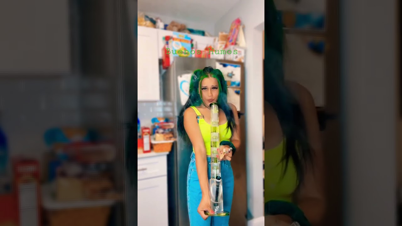 #shortvideo #youtubeshorts #viral #shortviral #shorts #jelly #bong #smoking #video