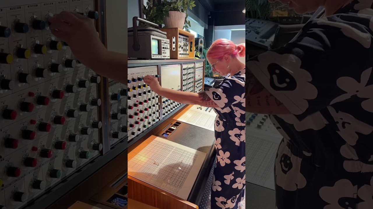 Synthi 100 a rare vintage synth from the 1970s at the Townshend Studio. #musicproducer #synth