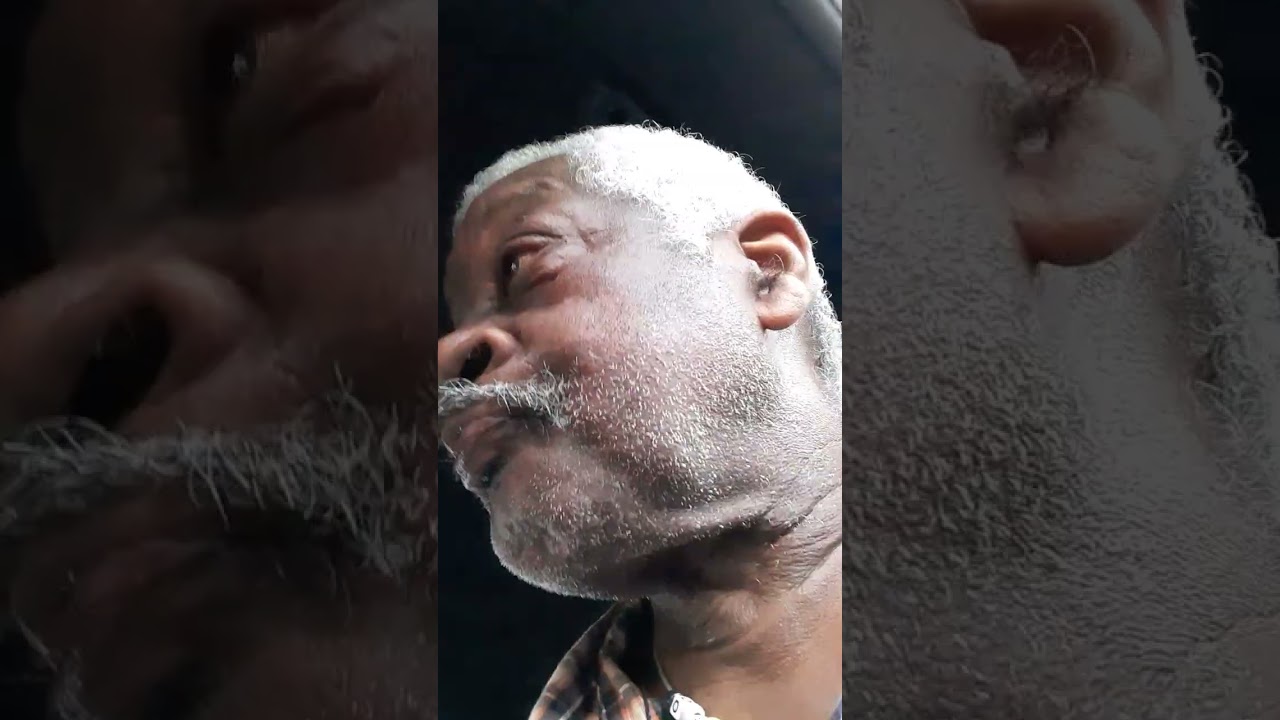 Johnny Martin . Rockstar in the 🚗.  6 way stop original. 