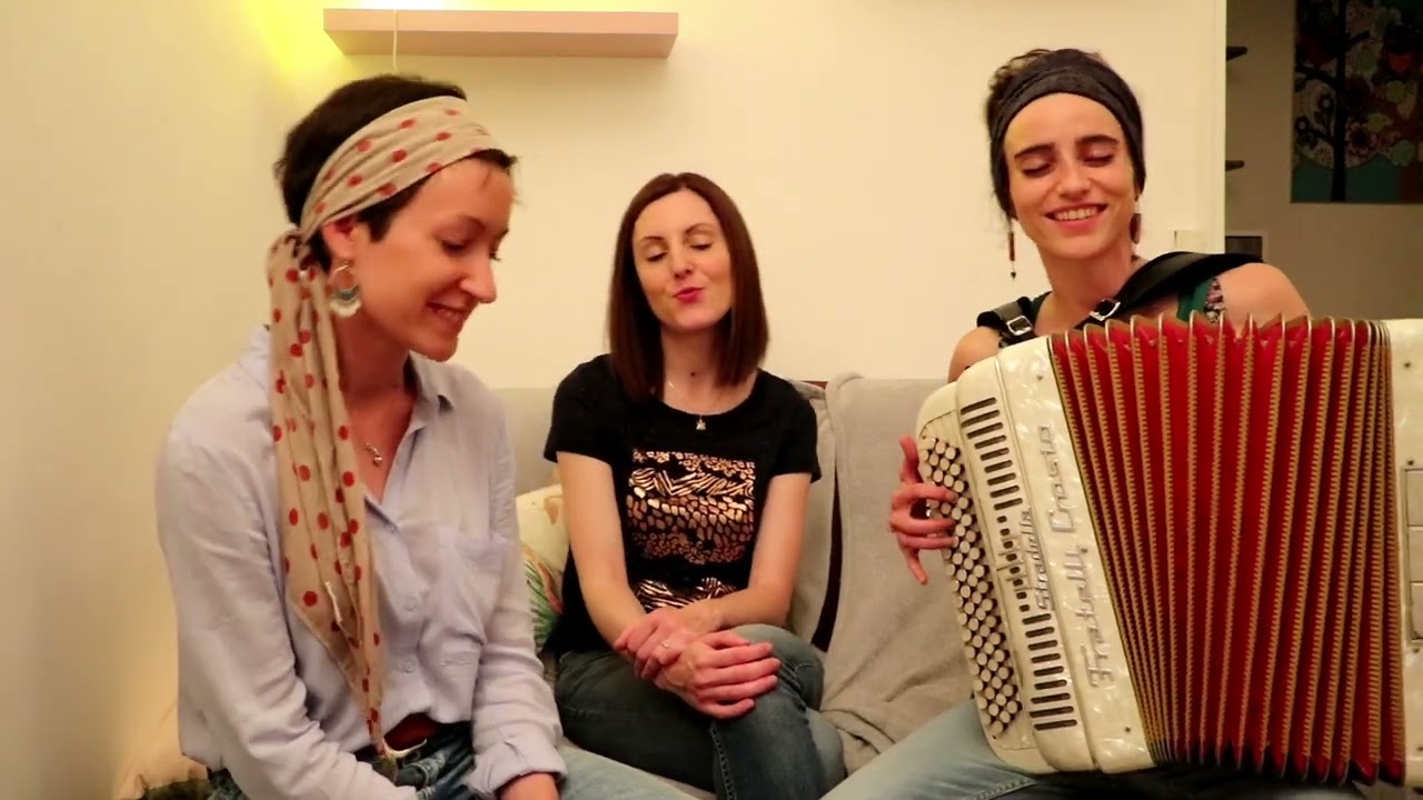 Jeanne de Brassens par Marie Radel, Klaproos-Art et Justine Jérémie