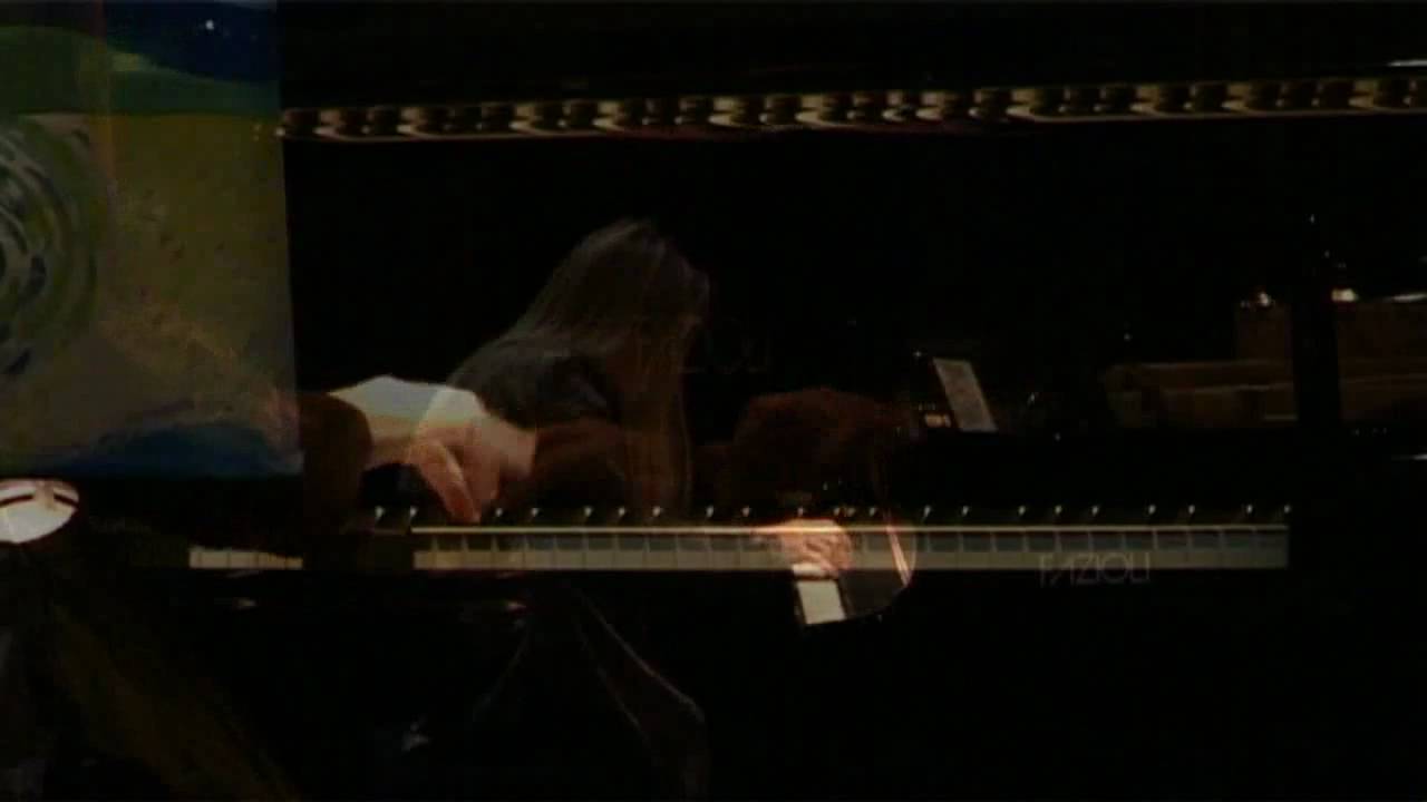 CLAUDE DEBUSSY the snow is dancing  Helene Berger piano