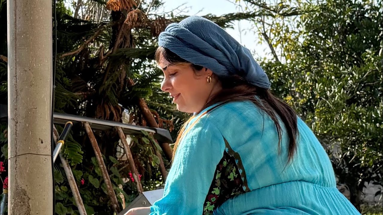 Rural Life Vlog | Cleaning a Village House & Cooking Traditional Chicken &ndash; Simple Country Living