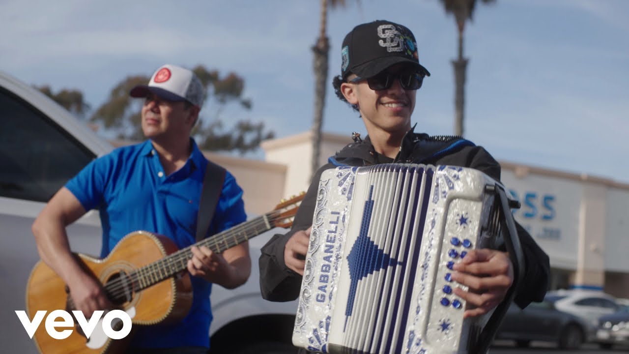 Izaak G - LAROSS (Video Oficial)
