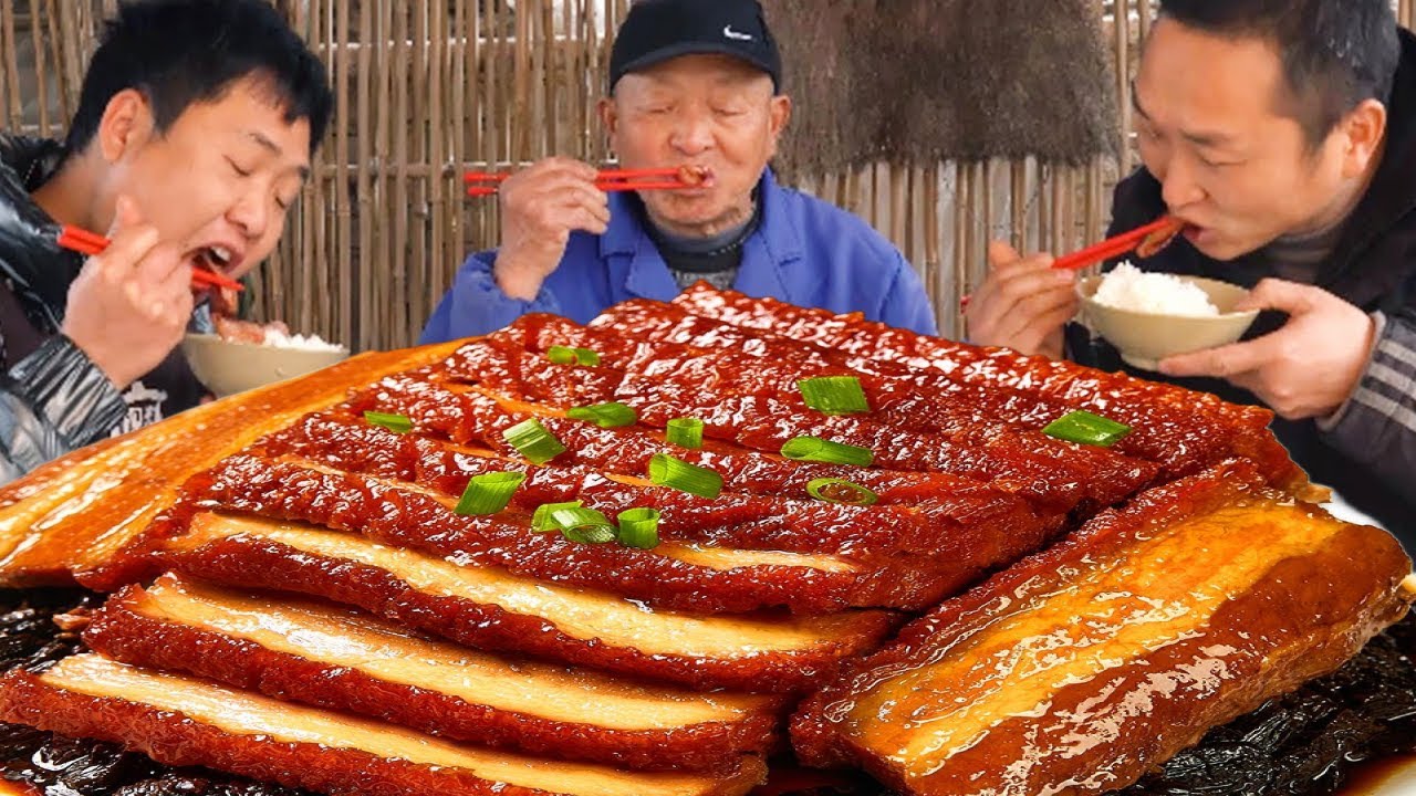 10斤五花肉，二弟做“梅菜扣肉”，一整片入口即化父子仨吃過癮了！【鐵鍋視頻】