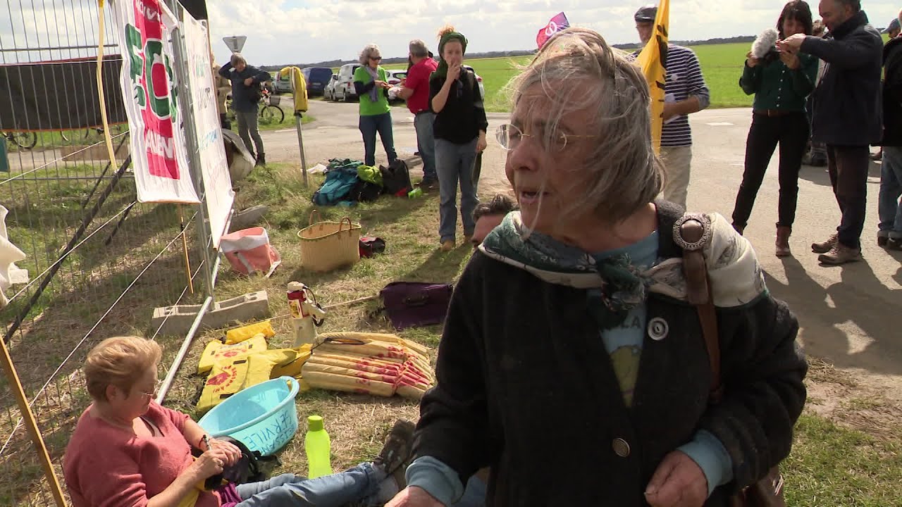Environnement : nouvelle journée d'action contre les bassines à Sainte-Soline dans les Deux-Sèvres