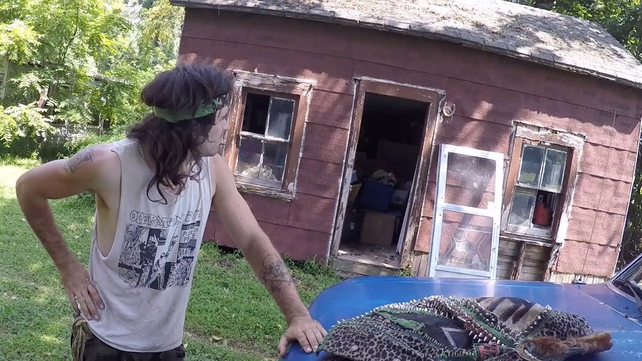 AMAZING TREASURES #1 Picking at an old Barn with friends