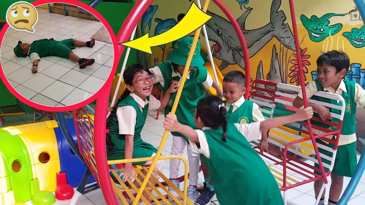 Ada Yang Ngambek 😭 Rebutan Main Ayunan Bersama Teman Sekolah Pada Teriak Senang || Shafeea Hanum