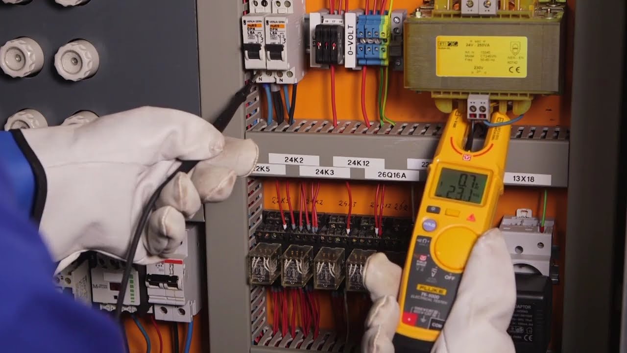 FLUKE T6-1000 Electrical Tester with FieldSense Technology