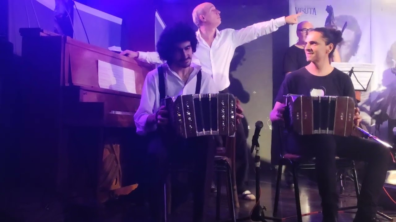 Histórica Cumparsita. Orquestas de lujo. ( 8 Bandoneones, 8 violines).