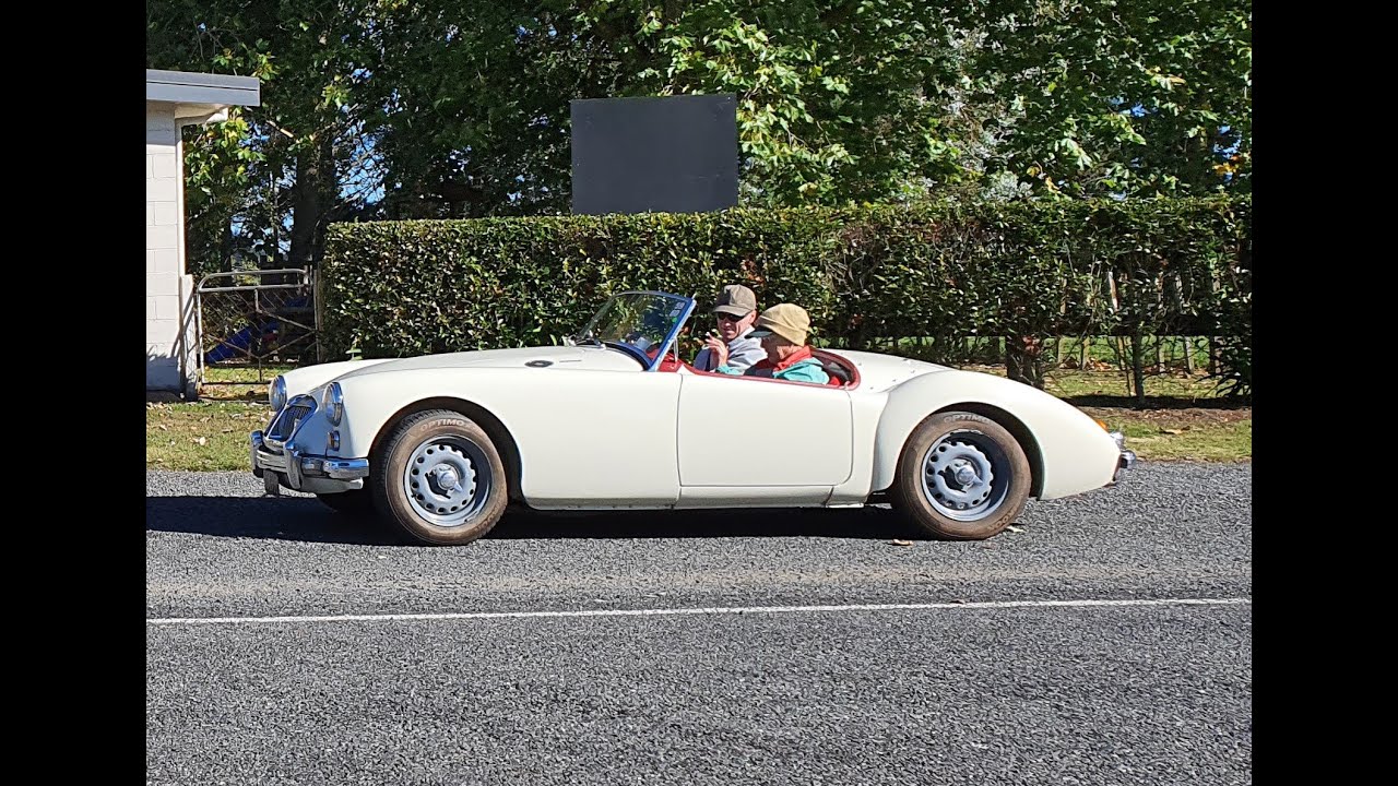 Gay Baxter 2021, MG MGA Deluxe,