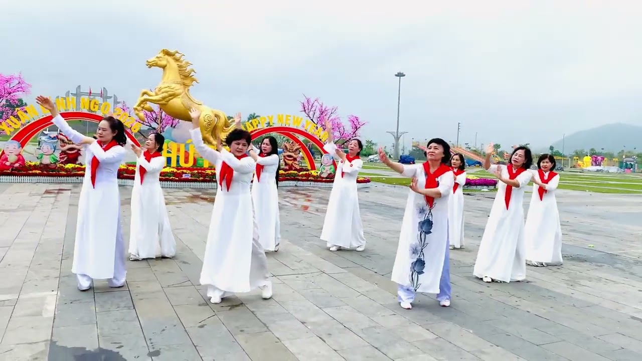 Múa Madein Việt Nam nhóm múa tổ 7 Quỳnh Lâm phường Hoà Bình tỉnh Phú Thọ 