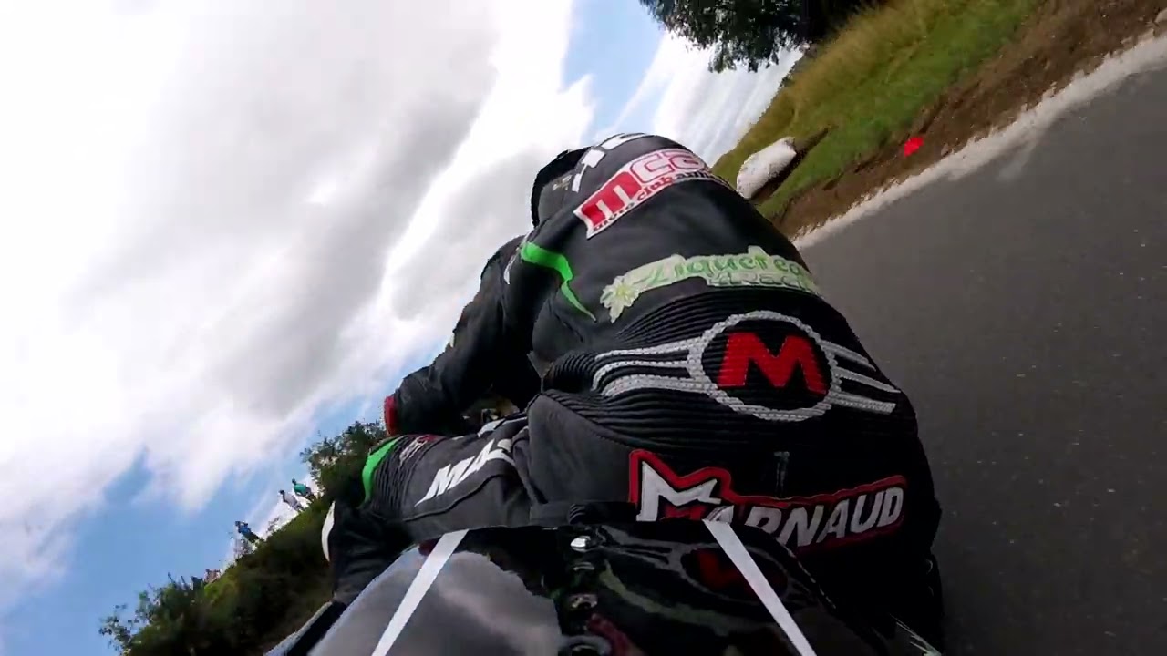 Course de côte de Panissières 2023 vue arrière Yamaha R1