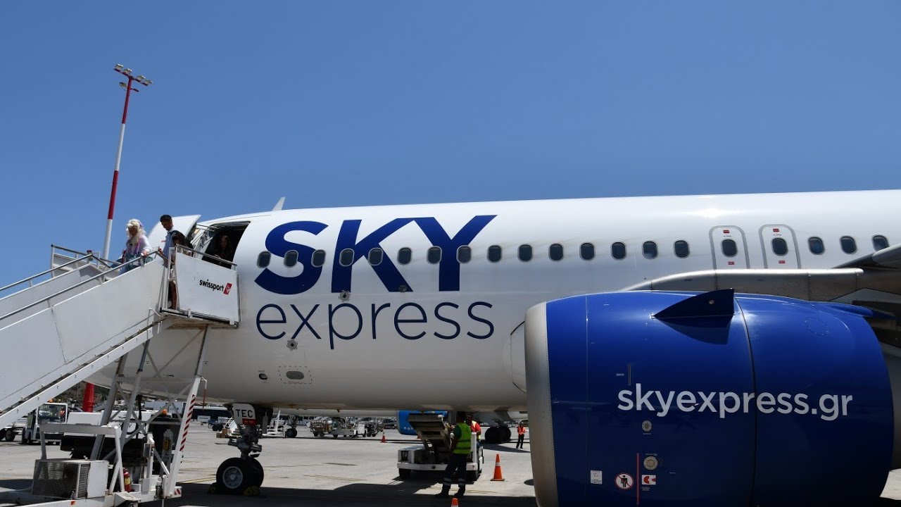 Sky Express Economy Class | Airbus A320Neo | Flight GQ252 Athens - Chania | SkyServ Lounge ATH