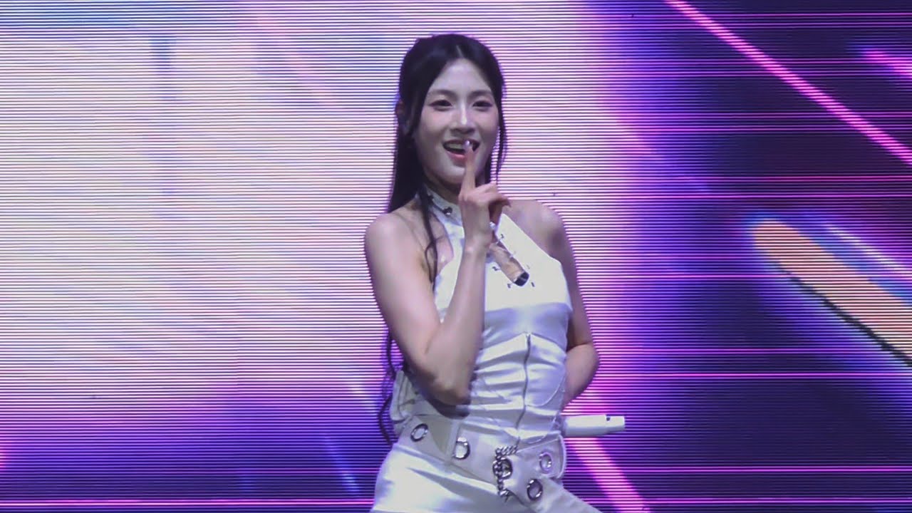 260307 Apink 8th Concert [The Origin : APINK] in TAIPEI - HUSH (Hayoung focus)