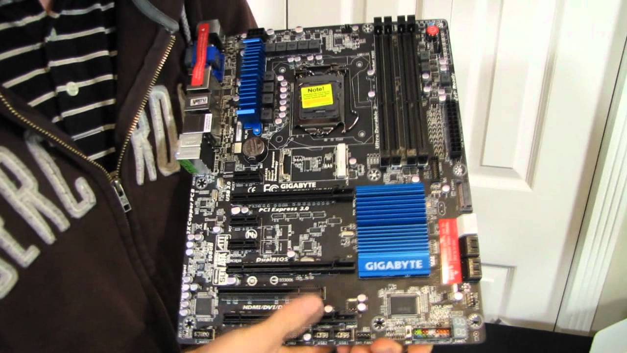 Gigabyte Z77X-UD3H Ivy Bridge SLI Gaming Motherboard Unboxing & First Look Linus Tech Tips