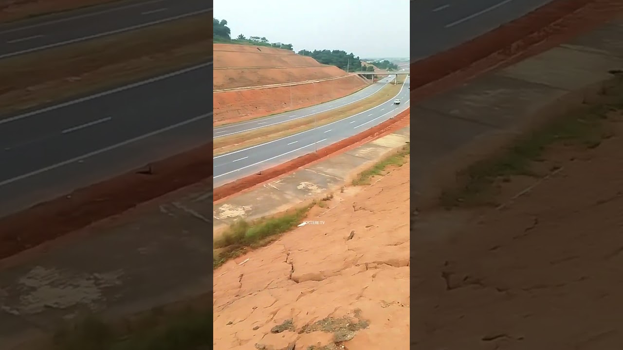PURE MERVEILLE . Traversée de la Y4 entre Anyama et la Route d'Alépé.